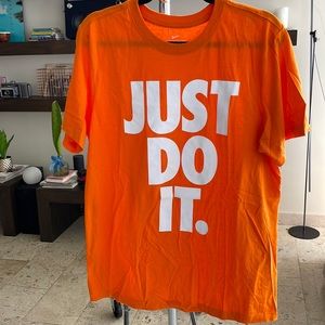 Nike t shirt